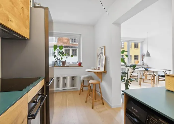 Great Central Walking Distance To Metro Köpenhamn