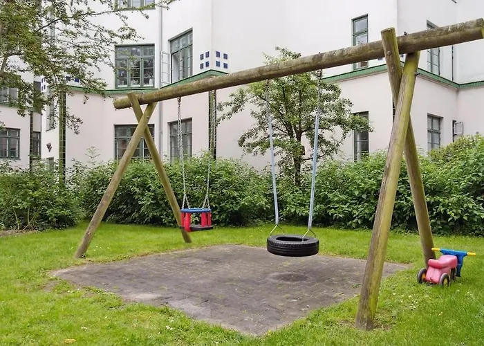 Great Central Walking Distance To Metro