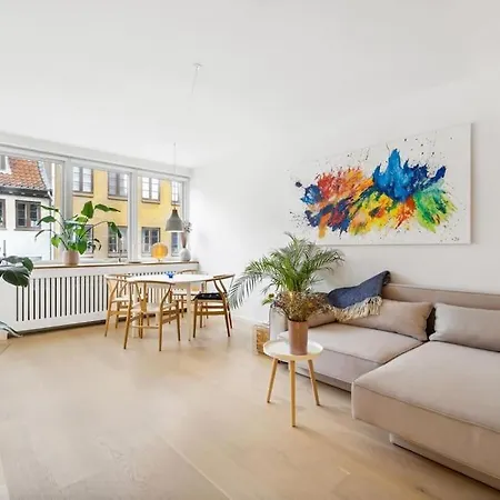 Great Central Walking Distance To Metro